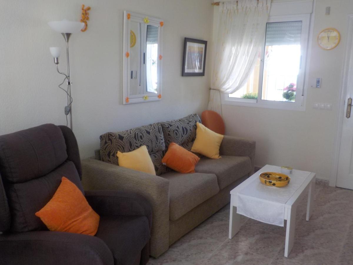 הוילה אוריהואלה Casa La Zenia Elite Townhouse With Shared Pool And 10 Minutes Walk To Beach מראה חיצוני תמונה